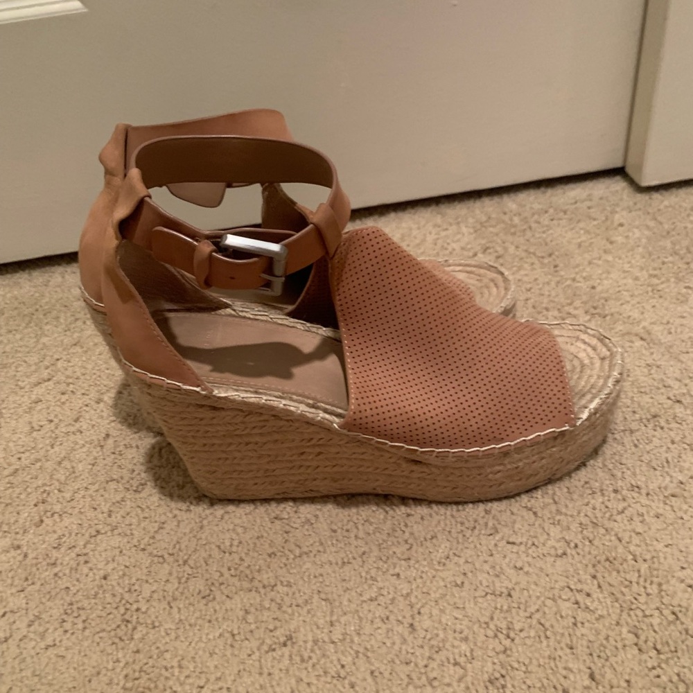 Marc Fisher Espadrilles 9.5